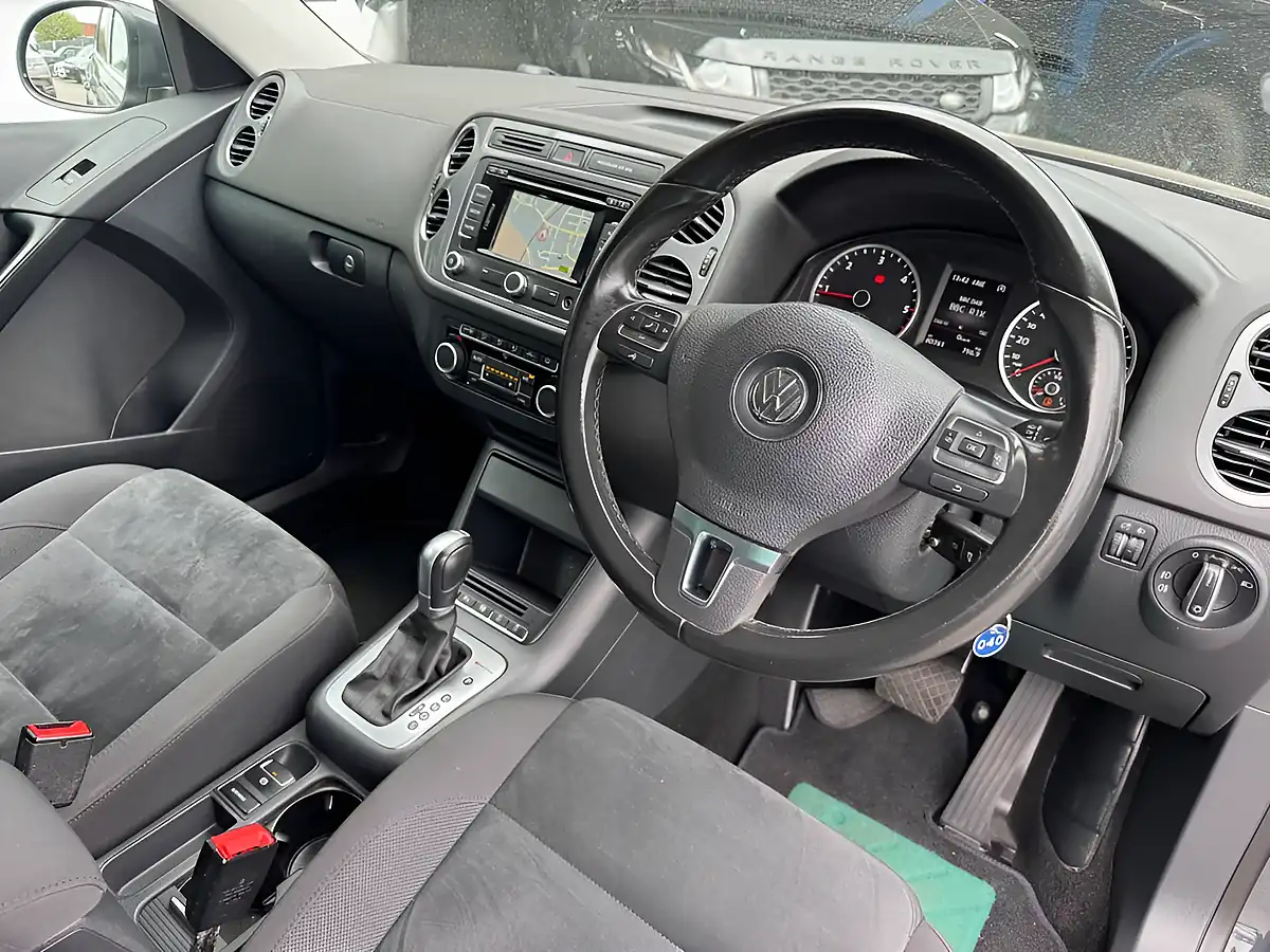 Used 2015 Volkswagen Tiguan Match Grey - Interior and Exterior details 14