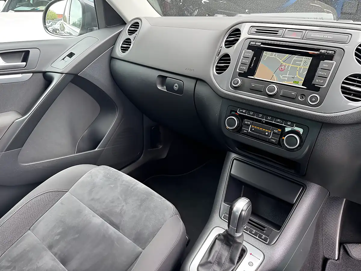 Used 2015 Volkswagen Tiguan Match Grey - Interior and Exterior details 15