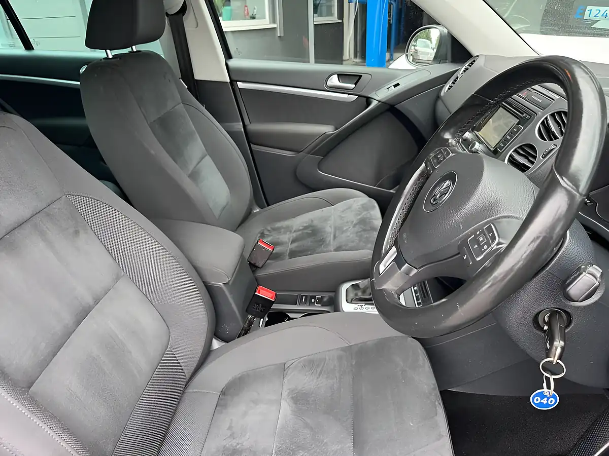 Used 2015 Volkswagen Tiguan Match Grey - Interior and Exterior details 17