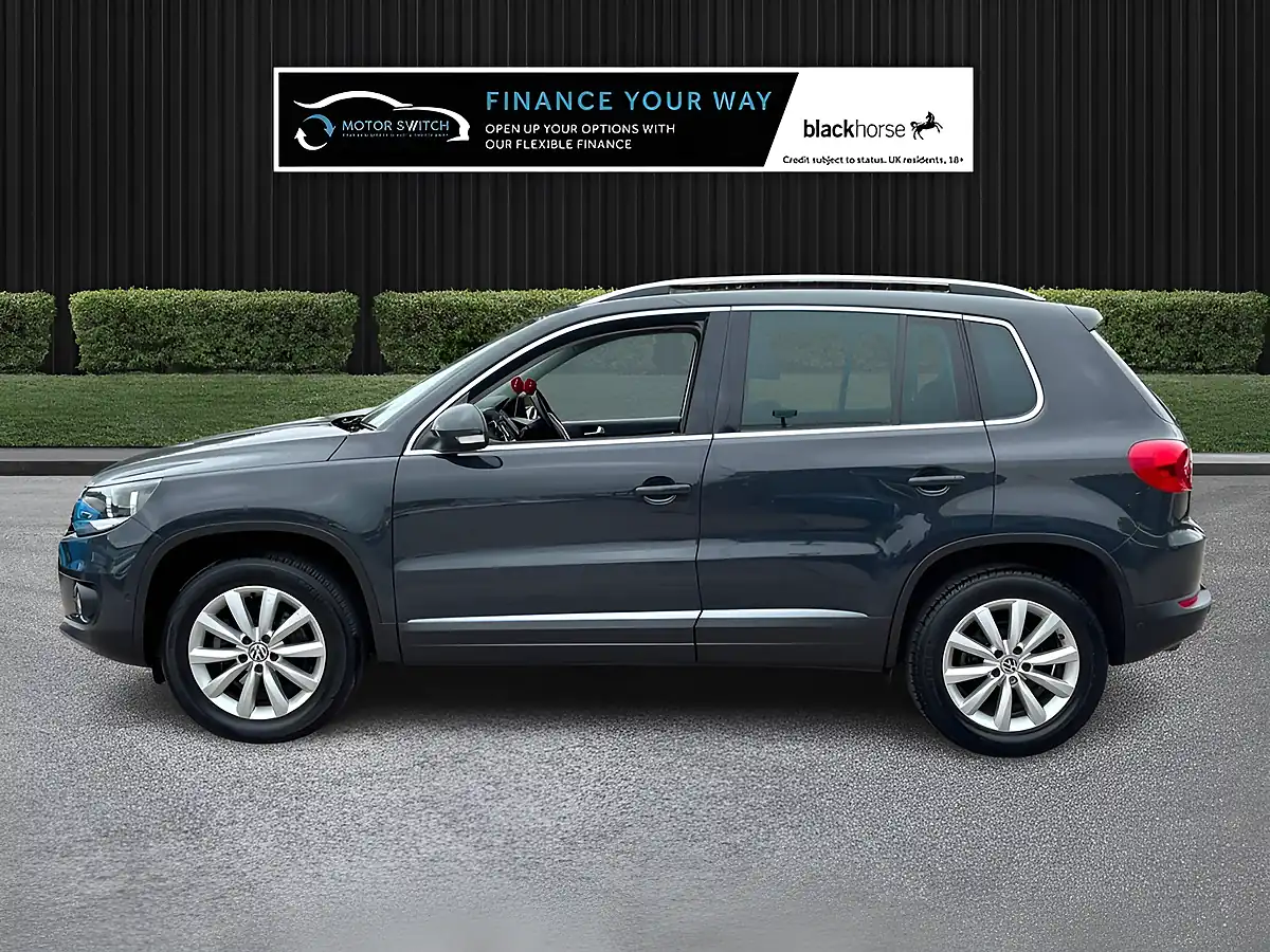 Used 2015 Volkswagen Tiguan Match Grey - Interior and Exterior details 4