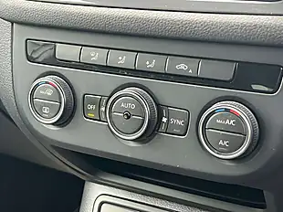Used 2015 Volkswagen Tiguan Match Pure White - Interior and Exterior details 16