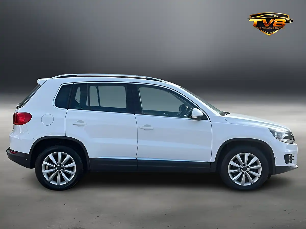Used 2015 Volkswagen Tiguan Match Pure White - Interior and Exterior details 2