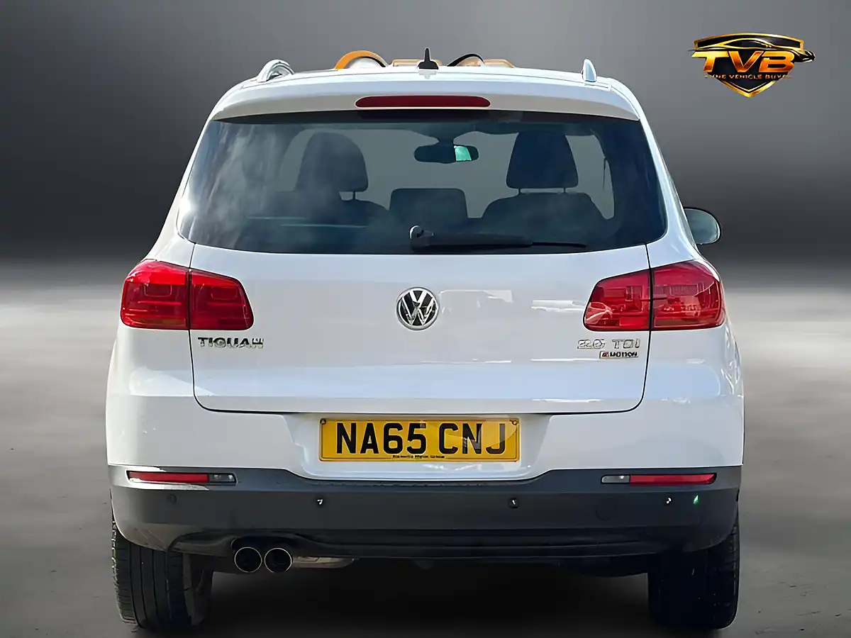 Used 2015 Volkswagen Tiguan Match Pure White - Interior and Exterior details 5