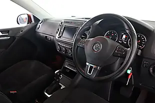 Used 2015 Volkswagen Tiguan Match Red - Interior and Exterior details 11