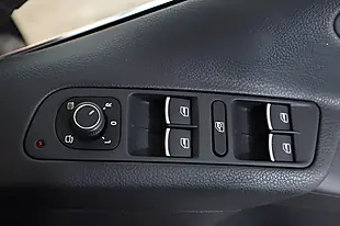 Used 2015 Volkswagen Tiguan Match Red - Interior and Exterior details 17
