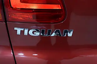 Used 2015 Volkswagen Tiguan Match Red - Interior and Exterior details 19
