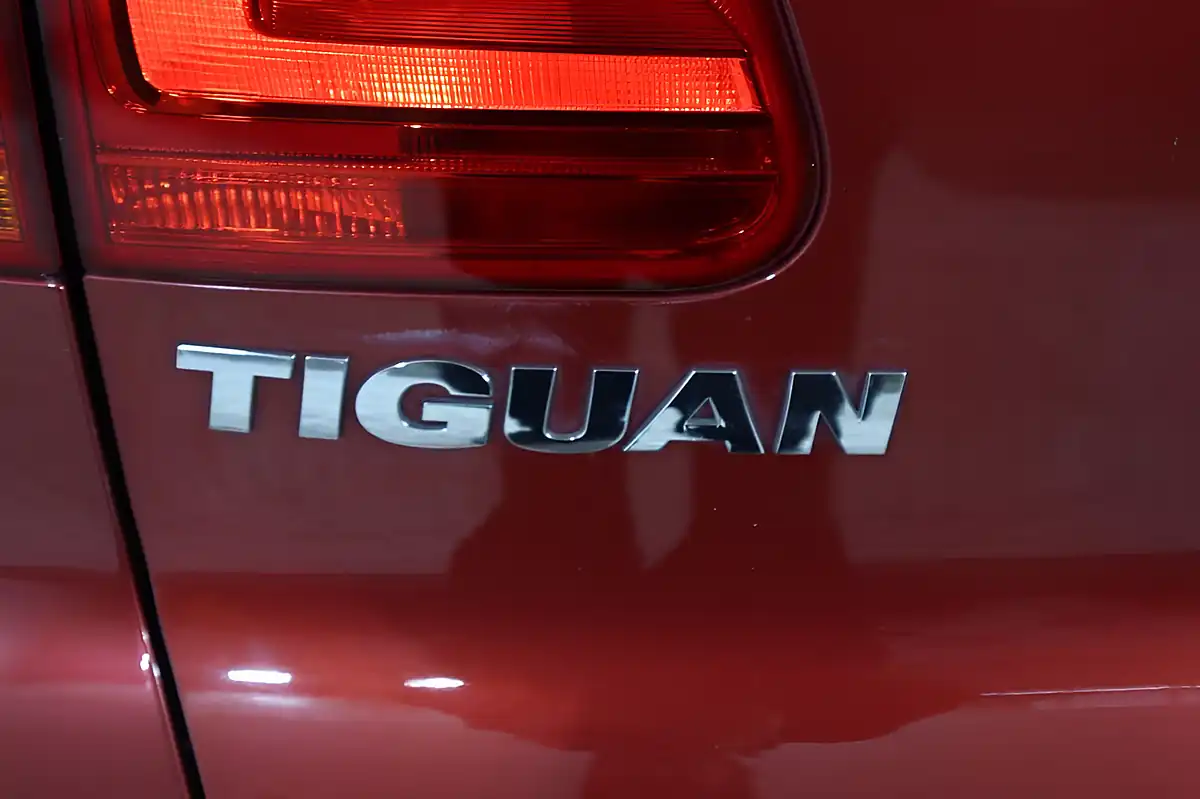 Used 2015 Volkswagen Tiguan Match Red - Interior and Exterior details 19