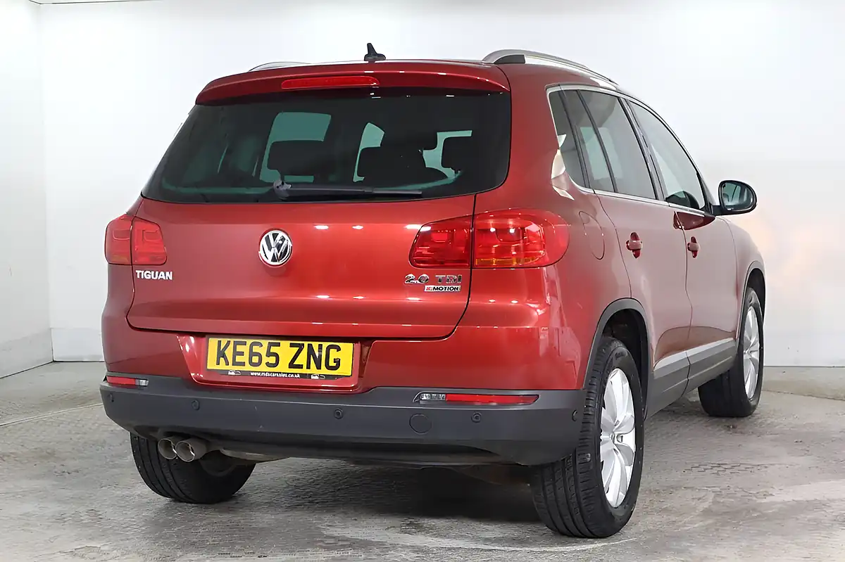Used 2015 Volkswagen Tiguan Match Red - Interior and Exterior details 4