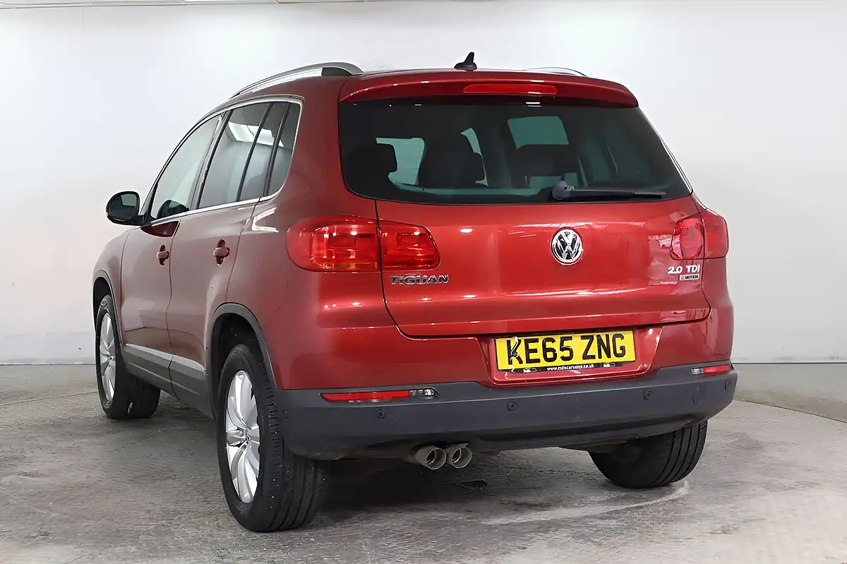 Used 2015 Volkswagen Tiguan Match Red - Interior and Exterior details 6