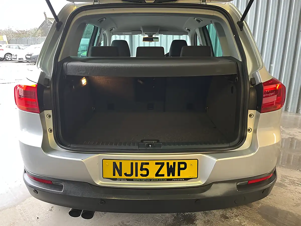Used 2015 Volkswagen Tiguan Match Silver - Interior and Exterior details 14
