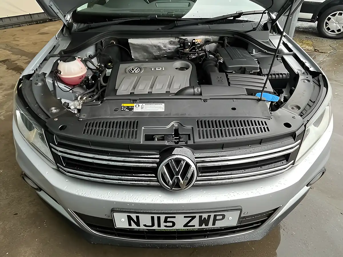 Used 2015 Volkswagen Tiguan Match Silver - Interior and Exterior details 15