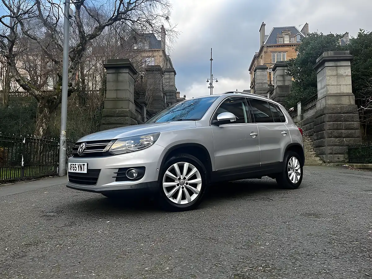 Used 2015 Volkswagen Tiguan Match Silver - Front View