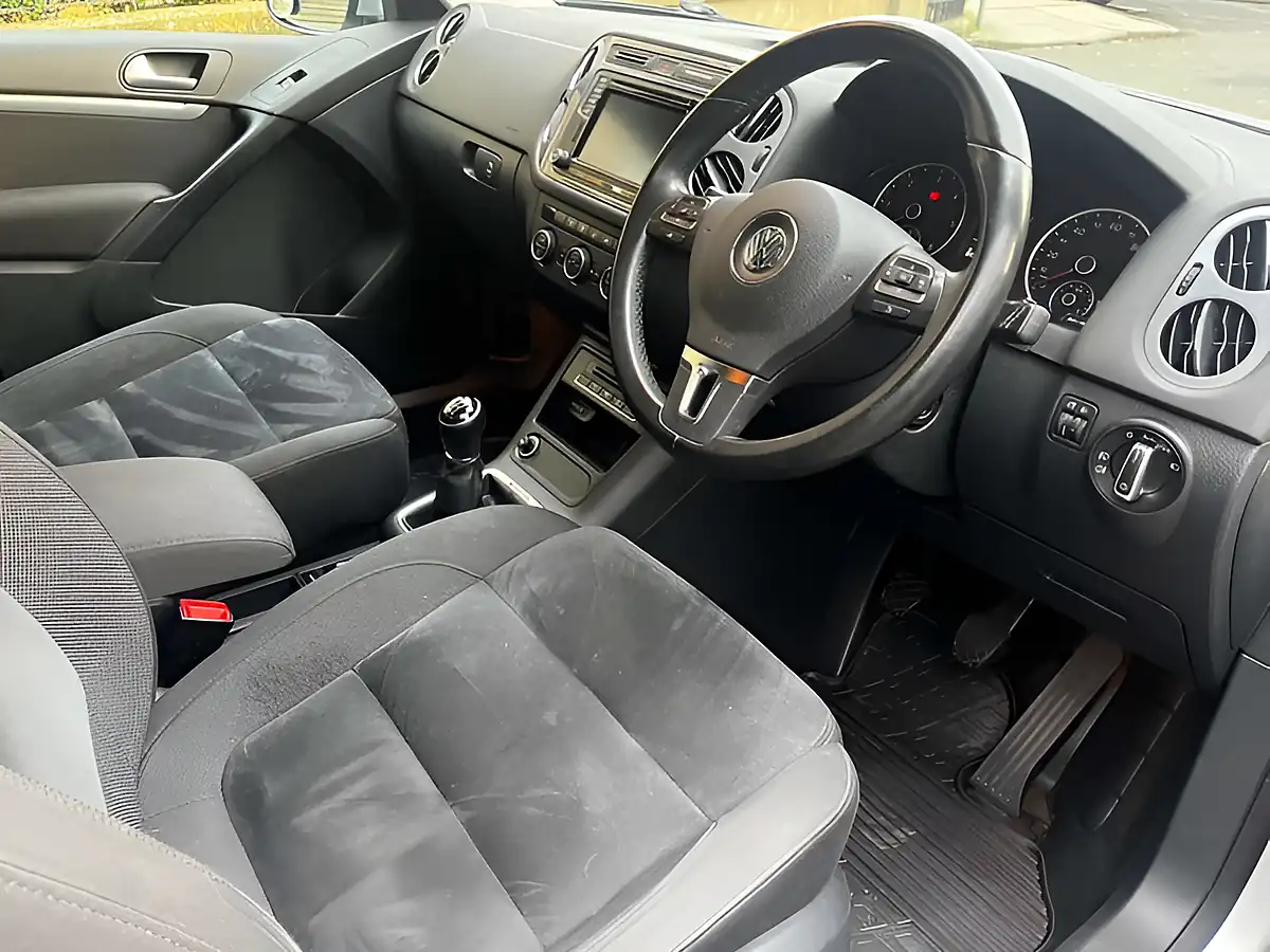 Used 2015 Volkswagen Tiguan Match Silver - Interior and Exterior details 12