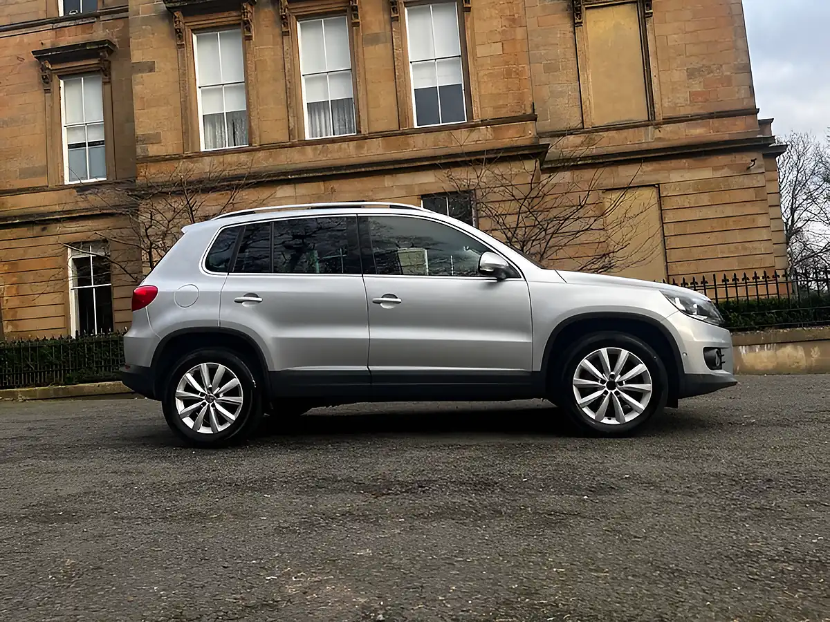 Used 2015 Volkswagen Tiguan Match Silver - Interior and Exterior details 6