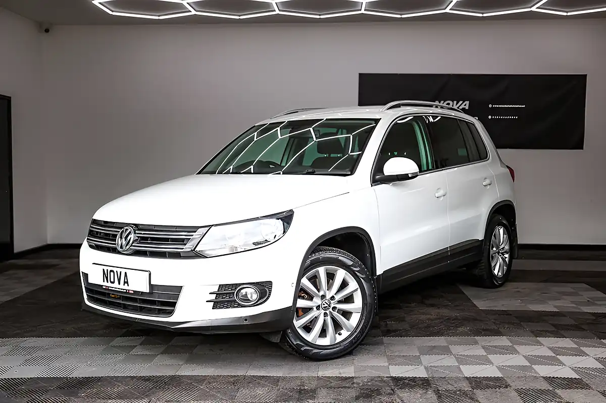 Used 2015 Volkswagen Tiguan Match White - Front View
