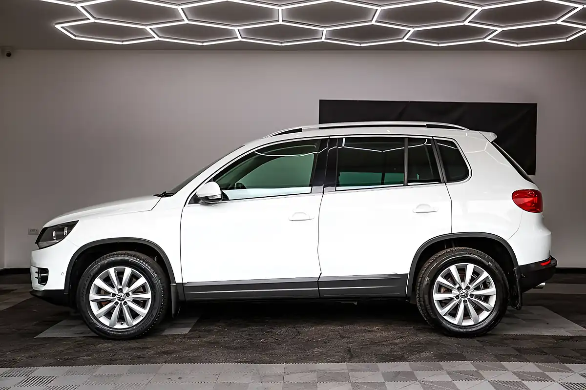 Used 2015 Volkswagen Tiguan Match White - Interior and Exterior details 5