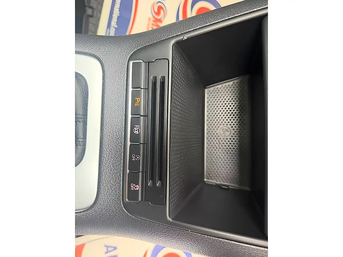 Used 2015 Volkswagen Tiguan Match White - Interior and Exterior details 14