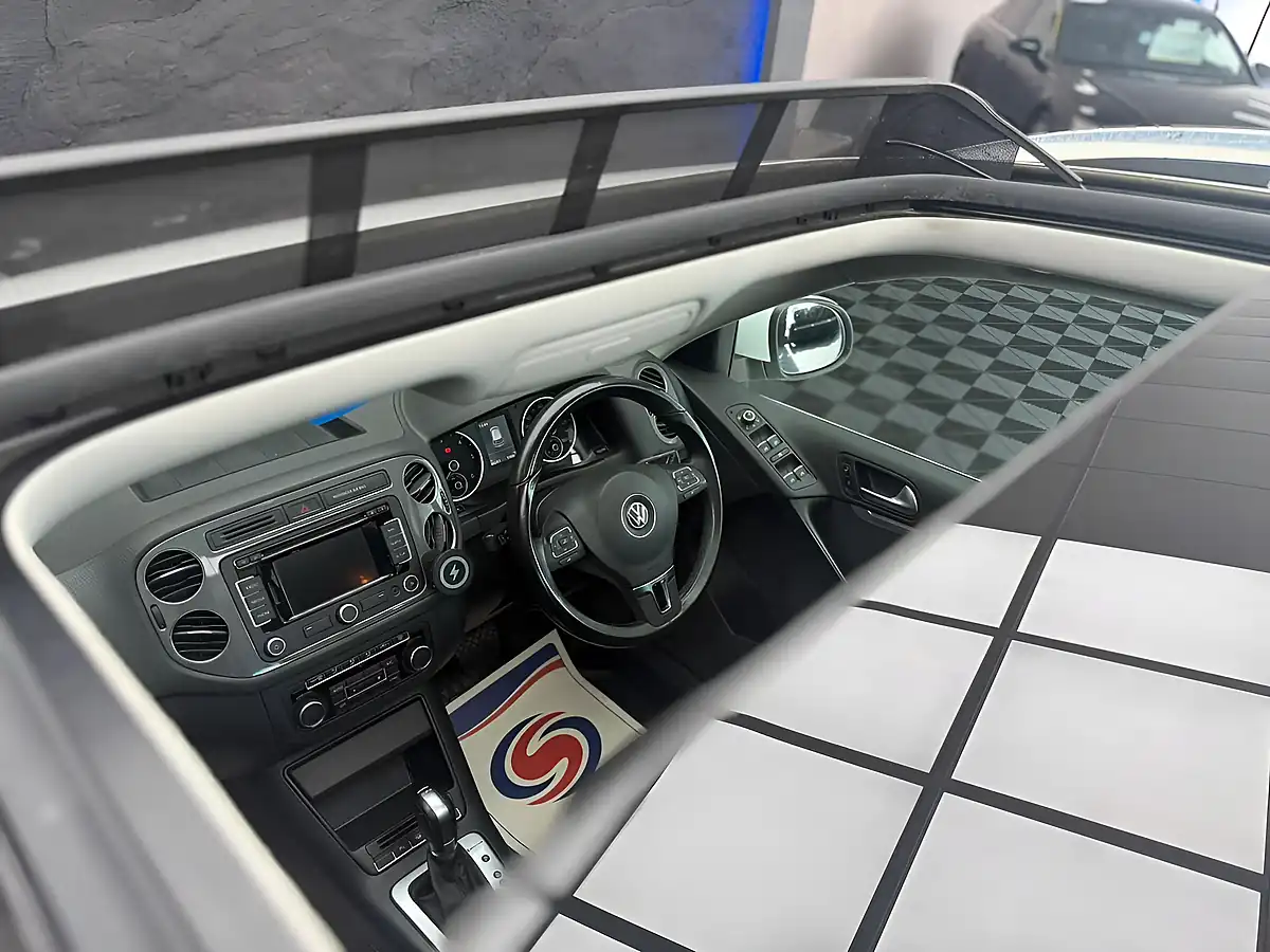 Used 2015 Volkswagen Tiguan Match White - Interior and Exterior details 15