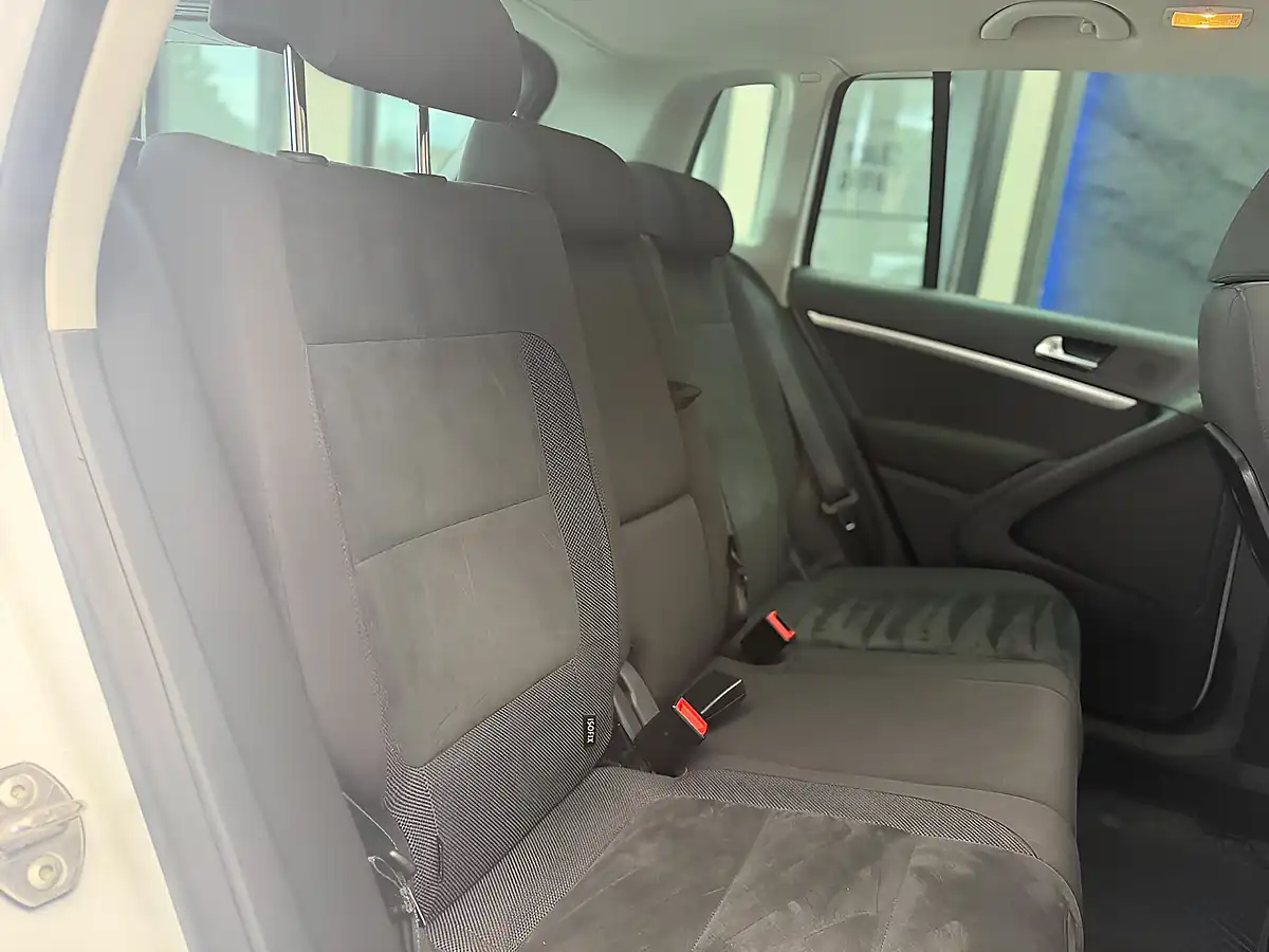 Used 2015 Volkswagen Tiguan Match White - Interior and Exterior details 18