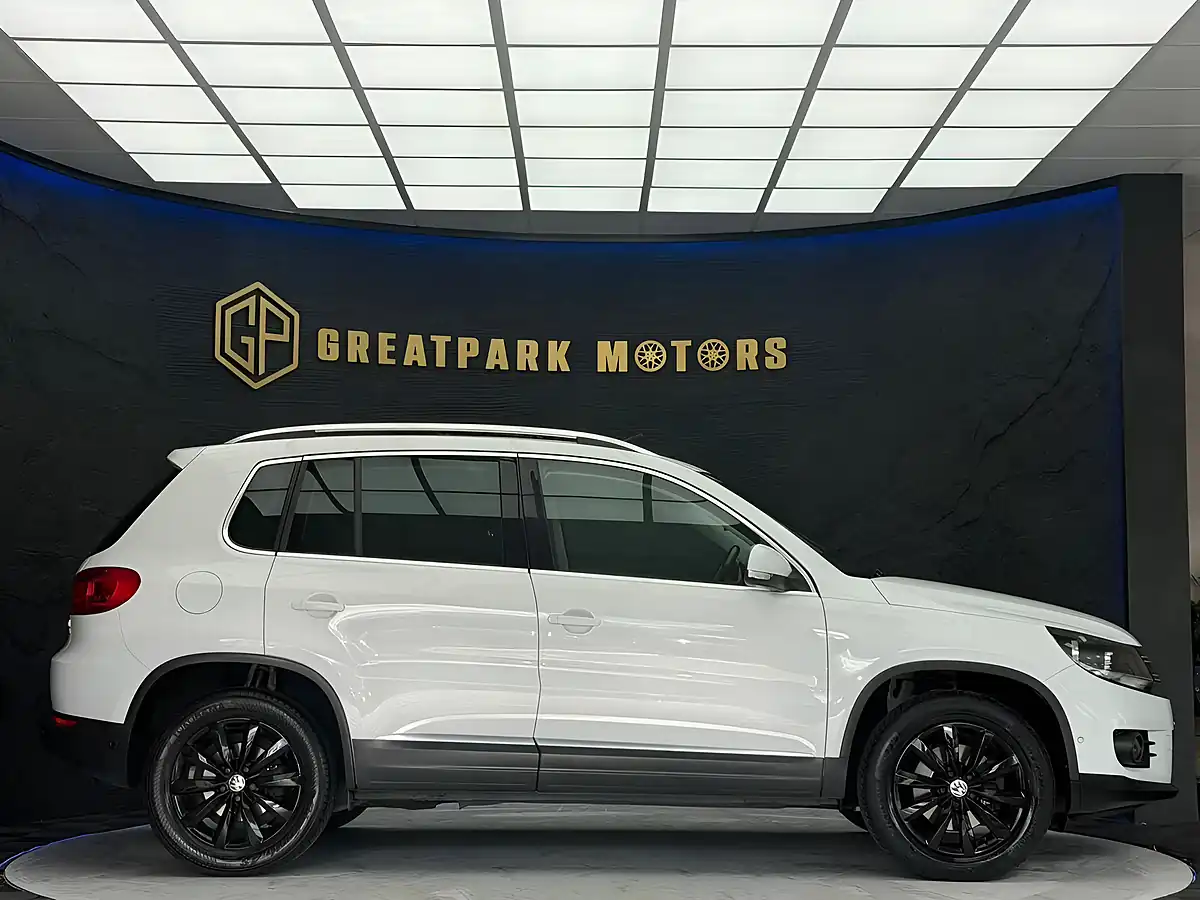 Used 2015 Volkswagen Tiguan Match White - Interior and Exterior details 4