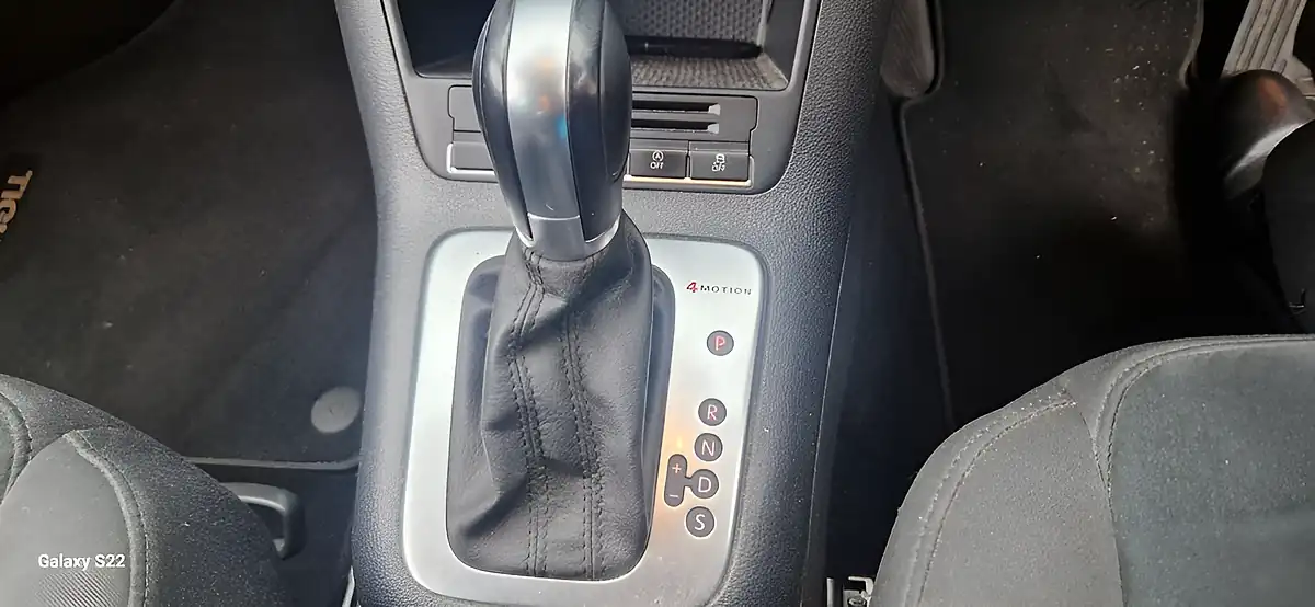 Used 2015 Volkswagen Tiguan Match White - Interior and Exterior details 16