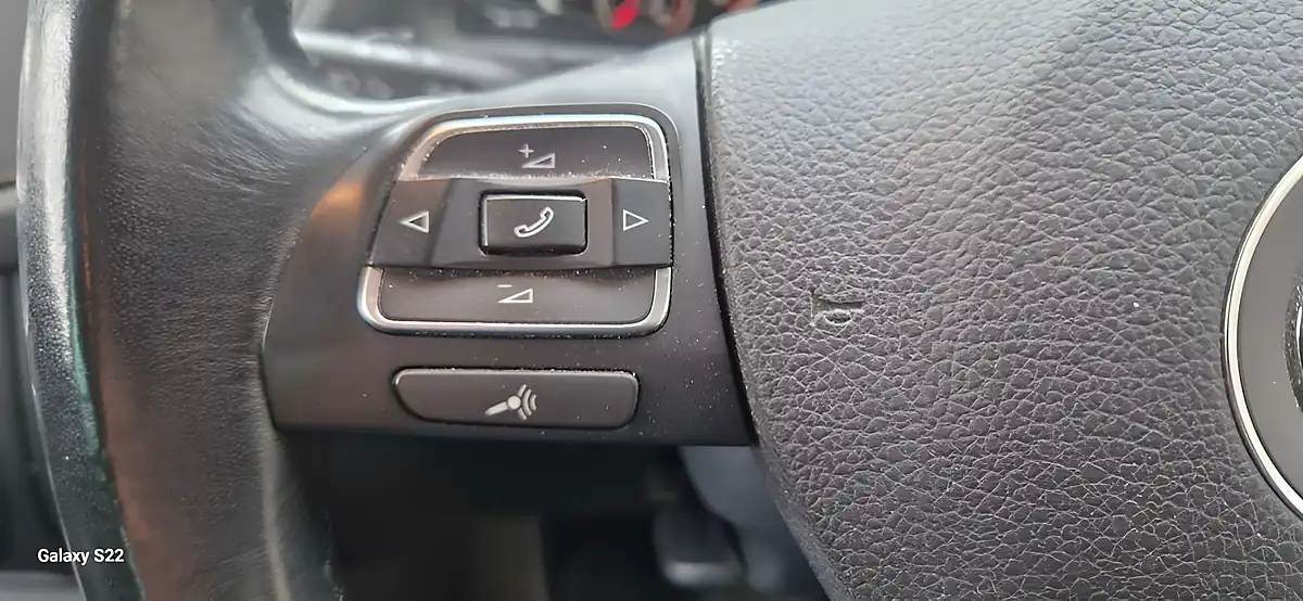 Used 2015 Volkswagen Tiguan Match White - Interior and Exterior details 17