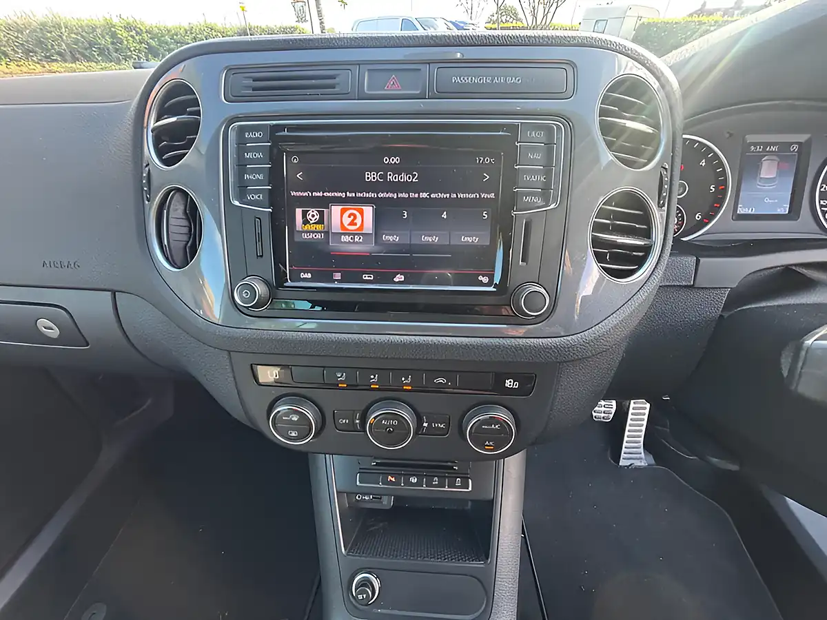 Used 2015 Volkswagen Tiguan R Line 4MOTION White - Interior and Exterior details 11