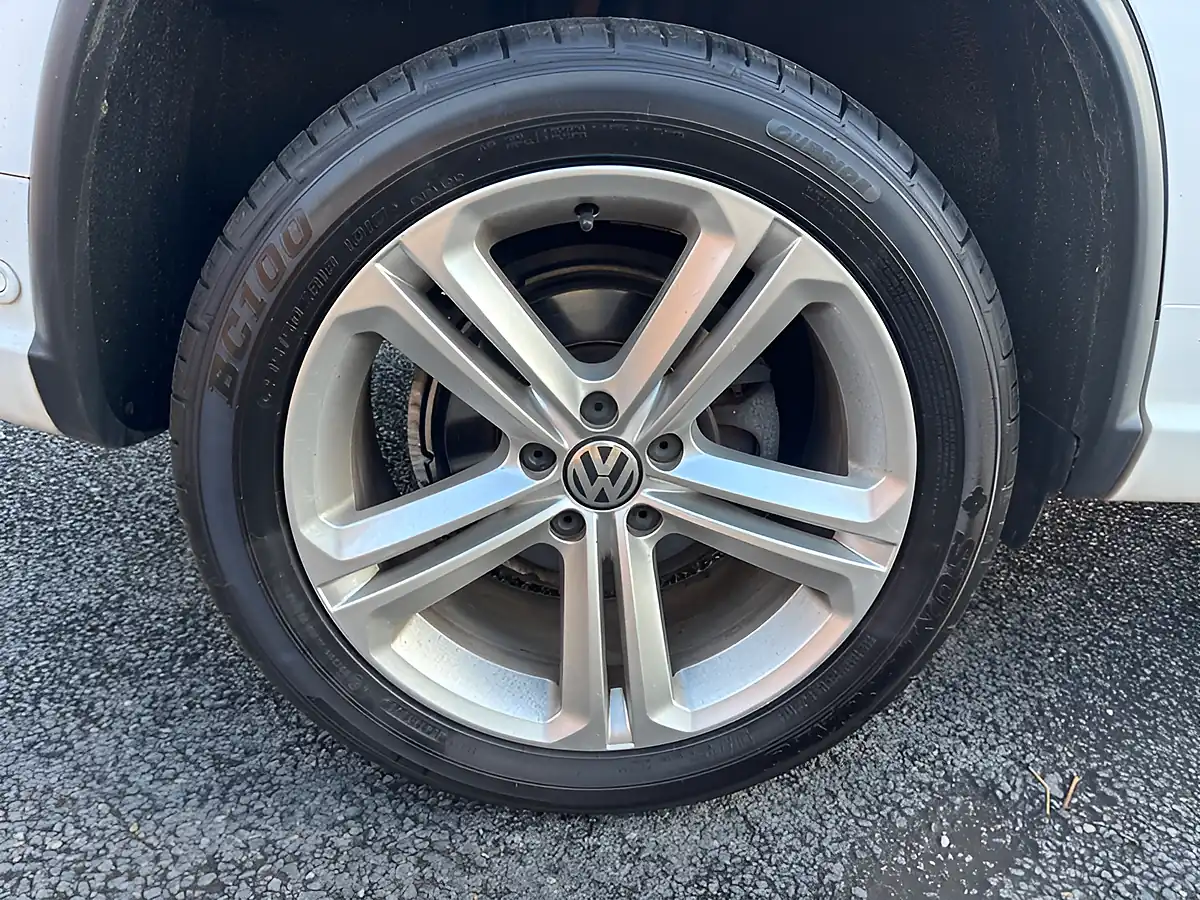 Used 2015 Volkswagen Tiguan R Line 4MOTION White - Interior and Exterior details 7