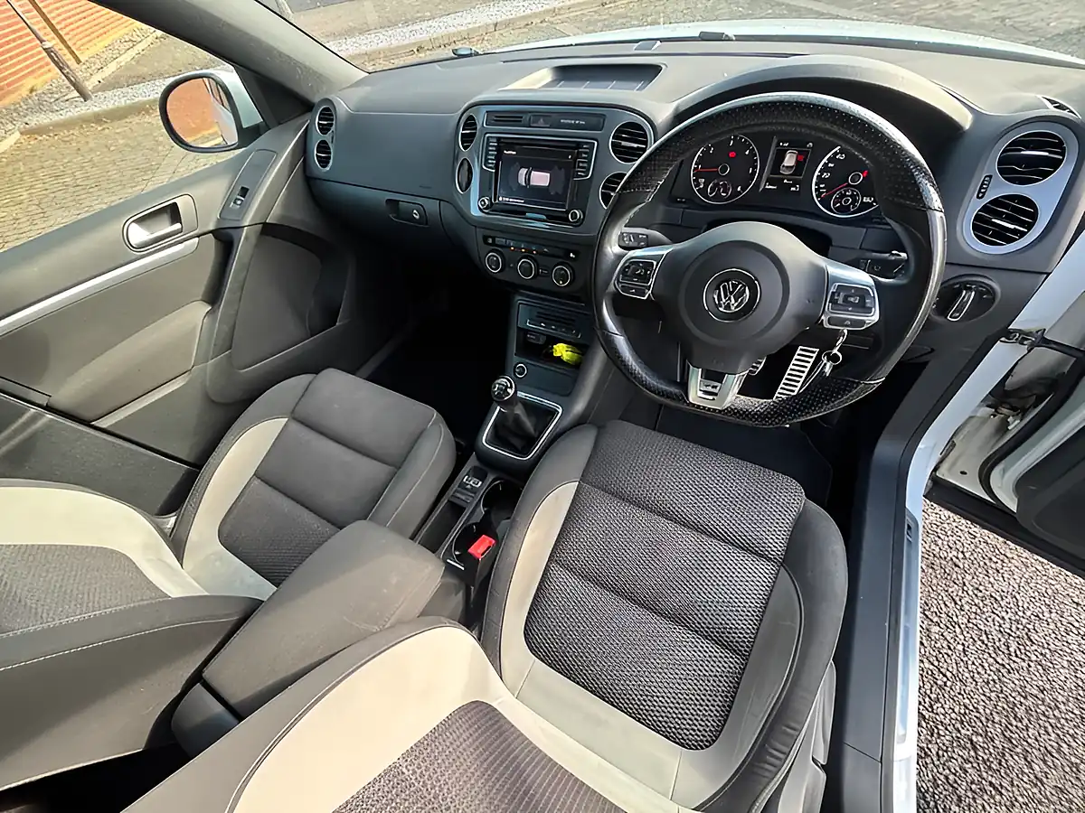 Used 2015 Volkswagen Tiguan R Line 4MOTION White - Interior and Exterior details 8