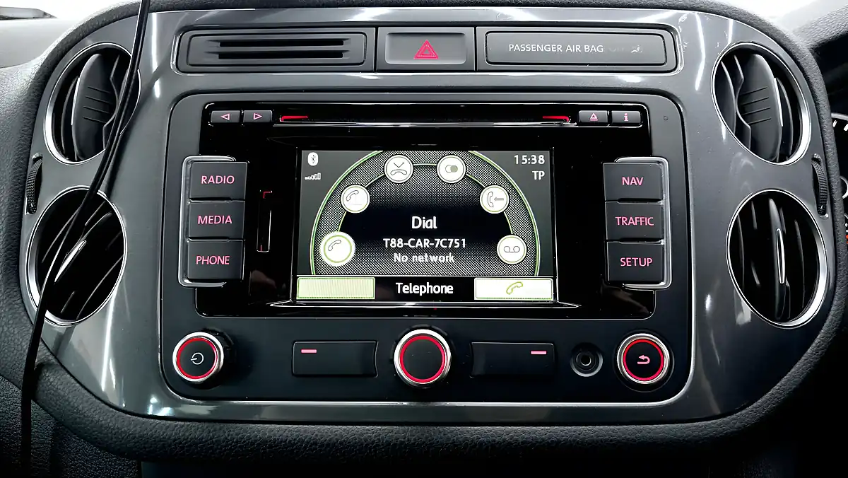 Used 2015 Volkswagen Tiguan R-Line Deep Black Pearl - Interior and Exterior details 17