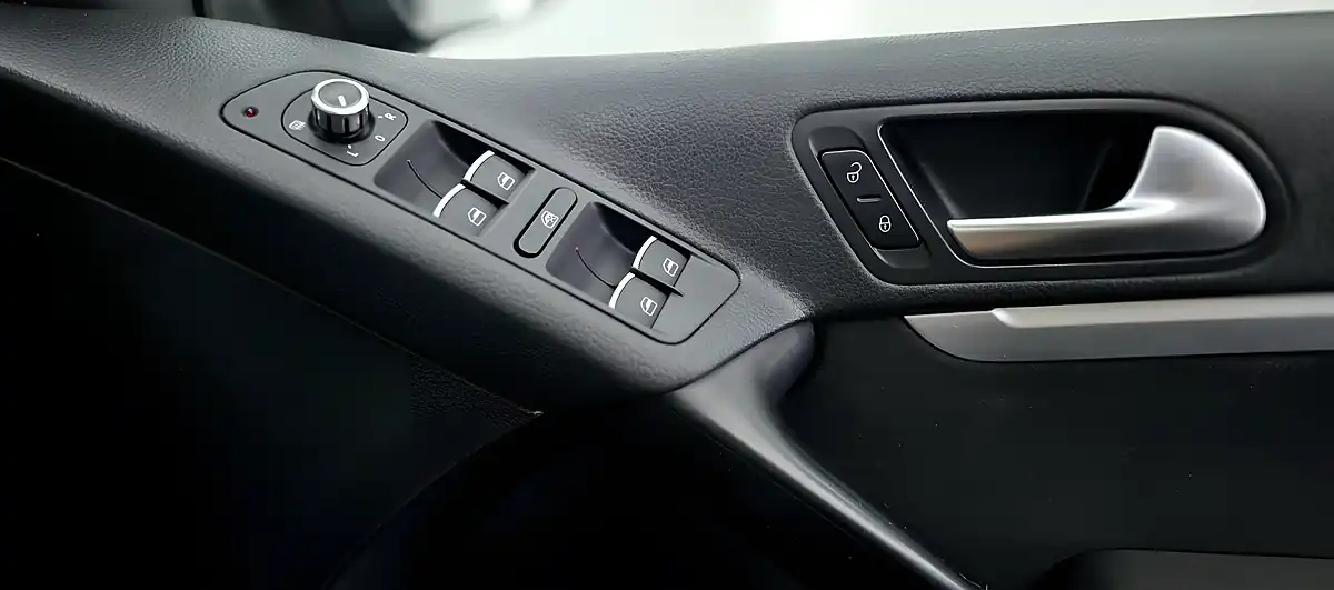 Used 2015 Volkswagen Tiguan R-Line Deep Black Pearl - Interior and Exterior details 20