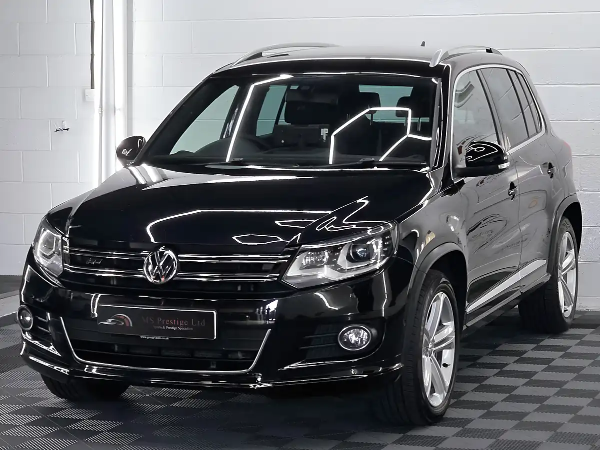 Used 2015 Volkswagen Tiguan R-Line Deep Black Pearl - Interior and Exterior details 4