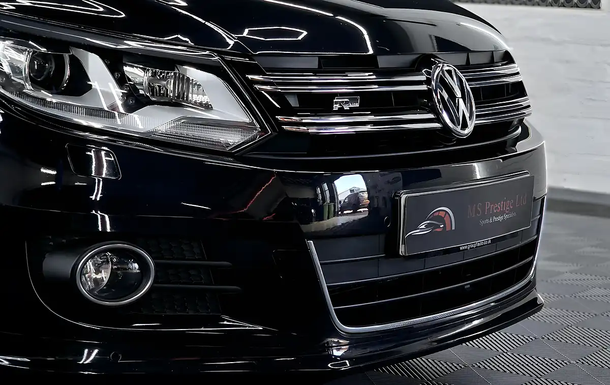 Used 2015 Volkswagen Tiguan R-Line Deep Black Pearl - Interior and Exterior details 5