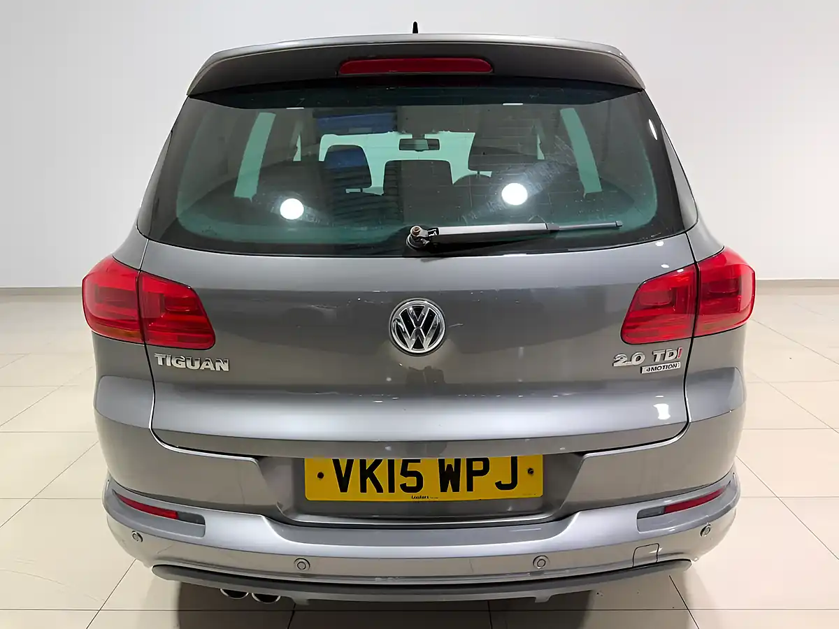 Used 2015 Volkswagen Tiguan R-Line Nimbus Grey - Interior and Exterior details 8