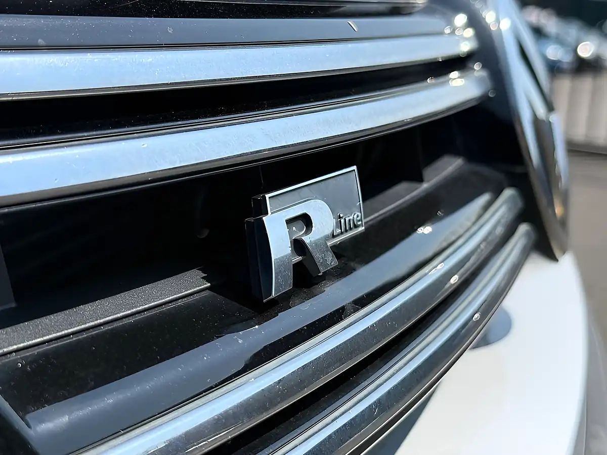 Used 2015 Volkswagen Tiguan R-Line Silver - Interior and Exterior details 11