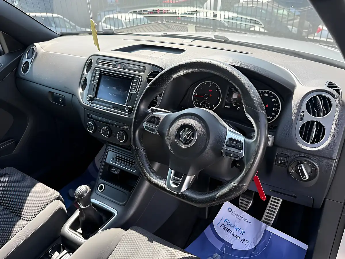 Used 2015 Volkswagen Tiguan R-Line Silver - Interior and Exterior details 12