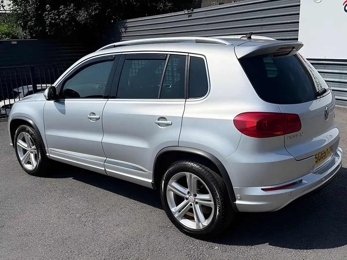 Used 2015 Volkswagen Tiguan R-Line Silver - Interior and Exterior details 7