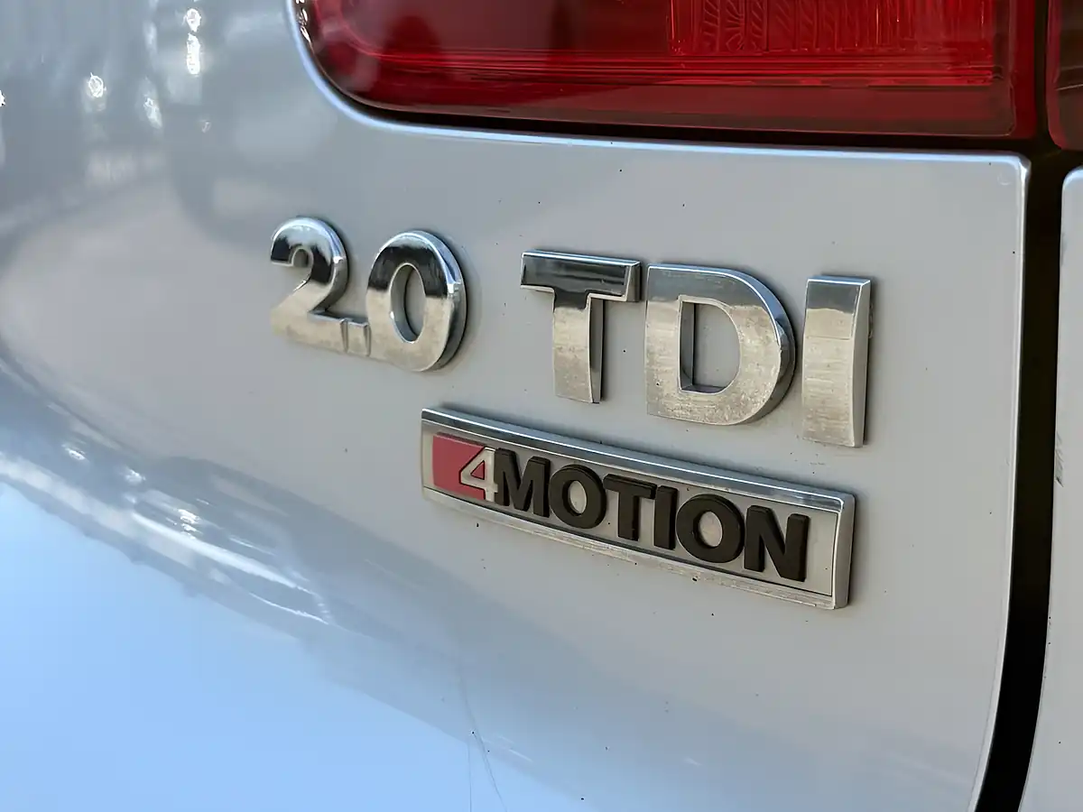 Used 2015 Volkswagen Tiguan R-Line Silver - Interior and Exterior details 9