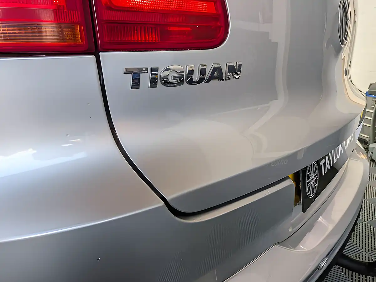 Used 2015 Volkswagen Tiguan R-Line Silver - Interior and Exterior details 8