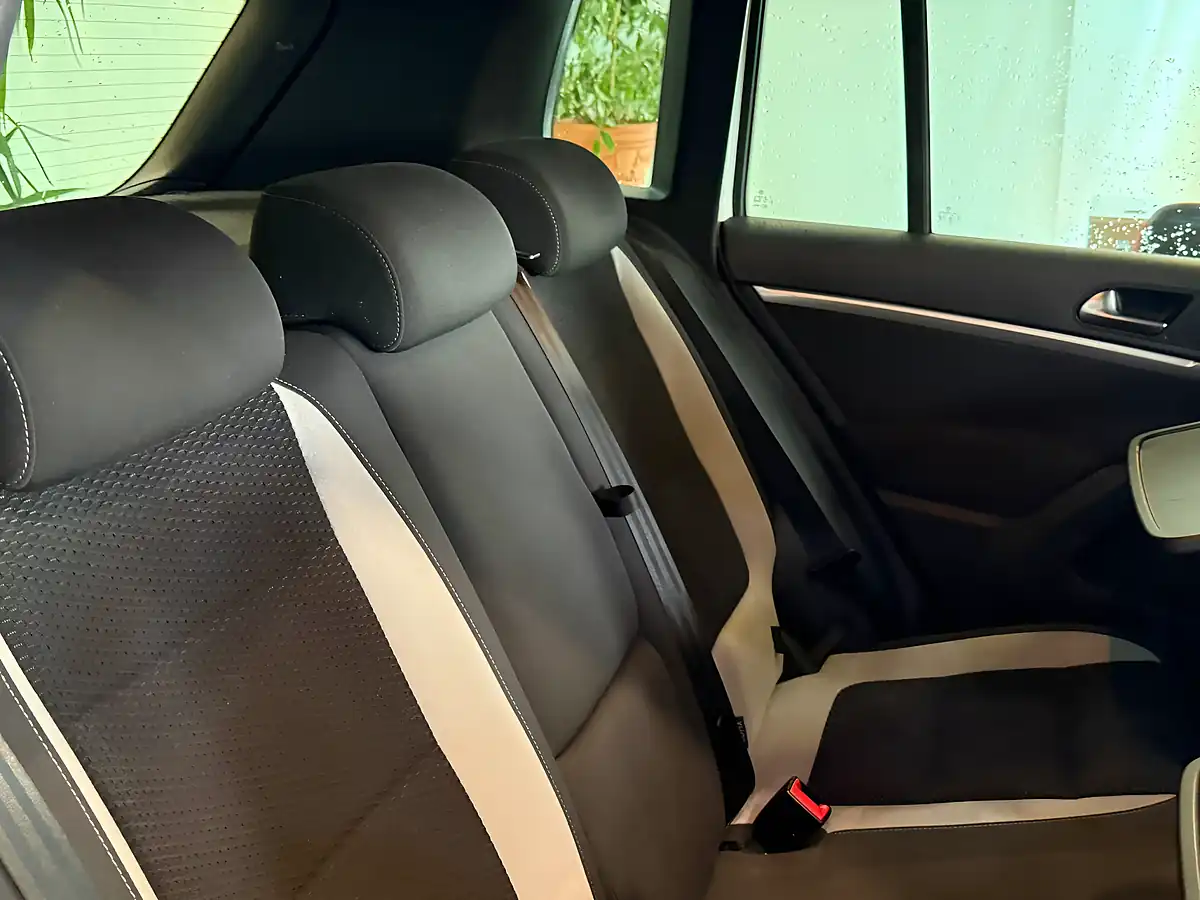 Used 2015 Volkswagen Tiguan R-Line White - Interior and Exterior details 11