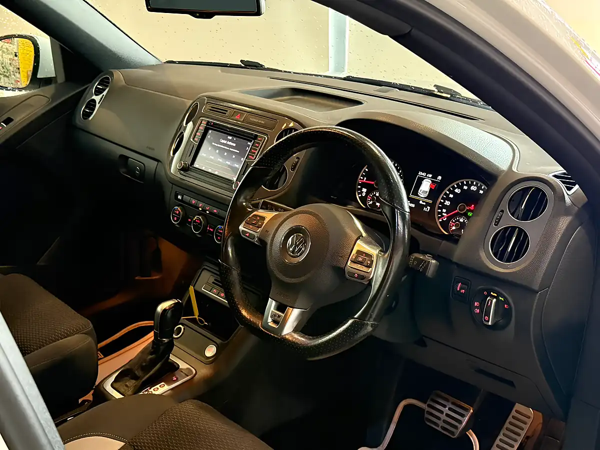 Used 2015 Volkswagen Tiguan R-Line White - Interior and Exterior details 14