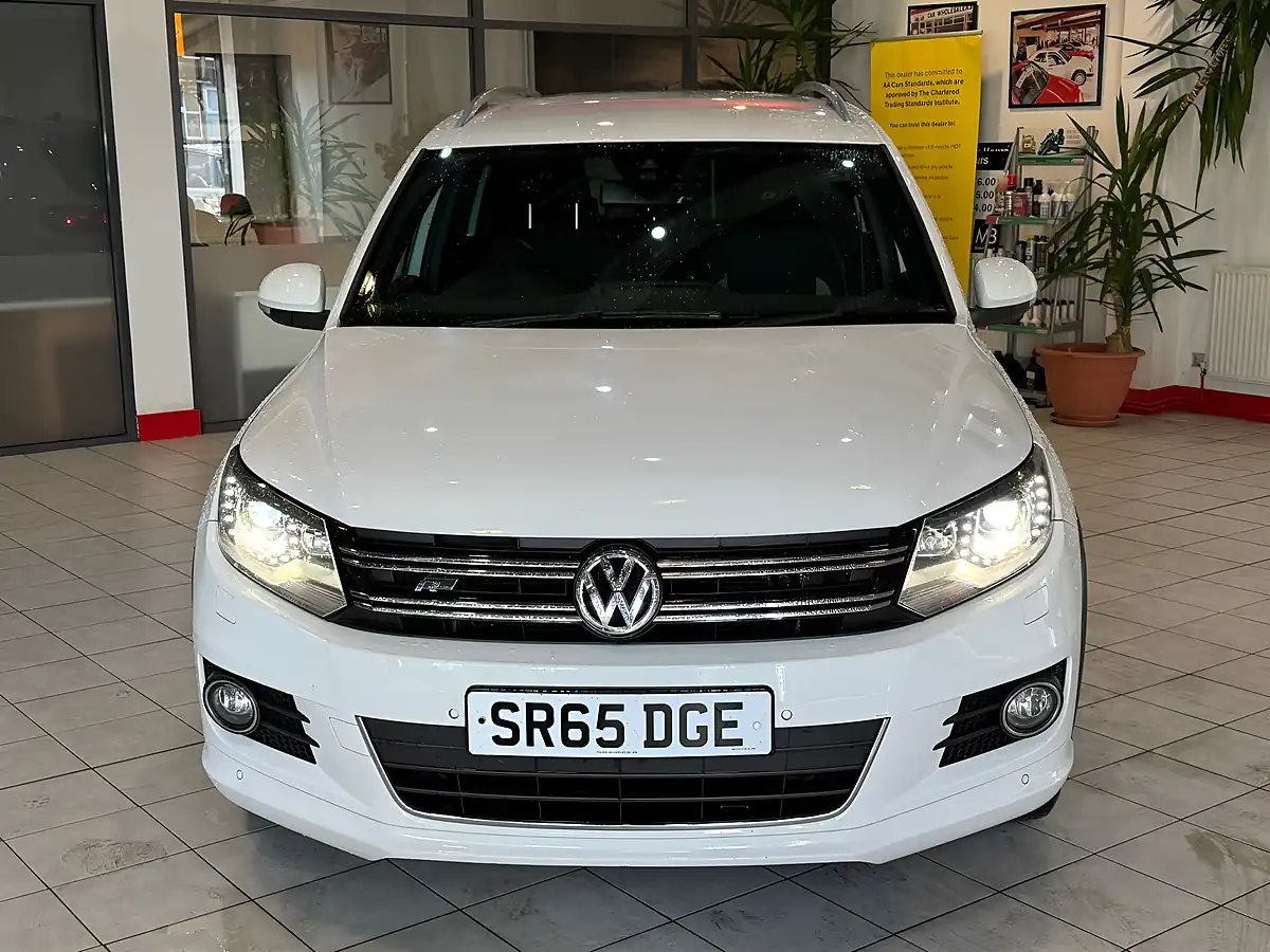 Used 2015 Volkswagen Tiguan R-Line White - Interior and Exterior details 3