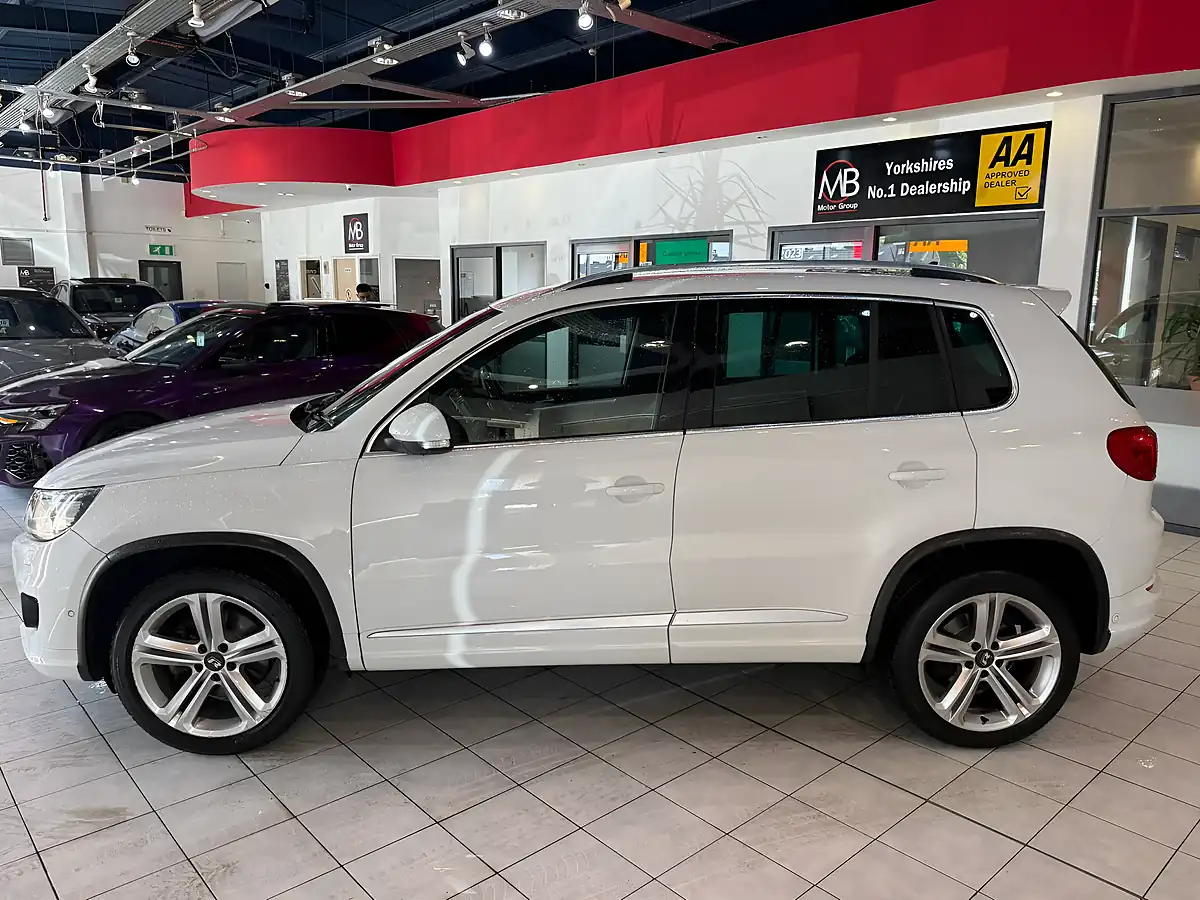 Used 2015 Volkswagen Tiguan R-Line White - Interior and Exterior details 5