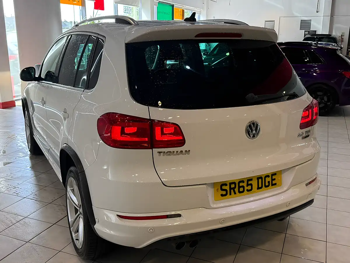 Used 2015 Volkswagen Tiguan R-Line White - Interior and Exterior details 6