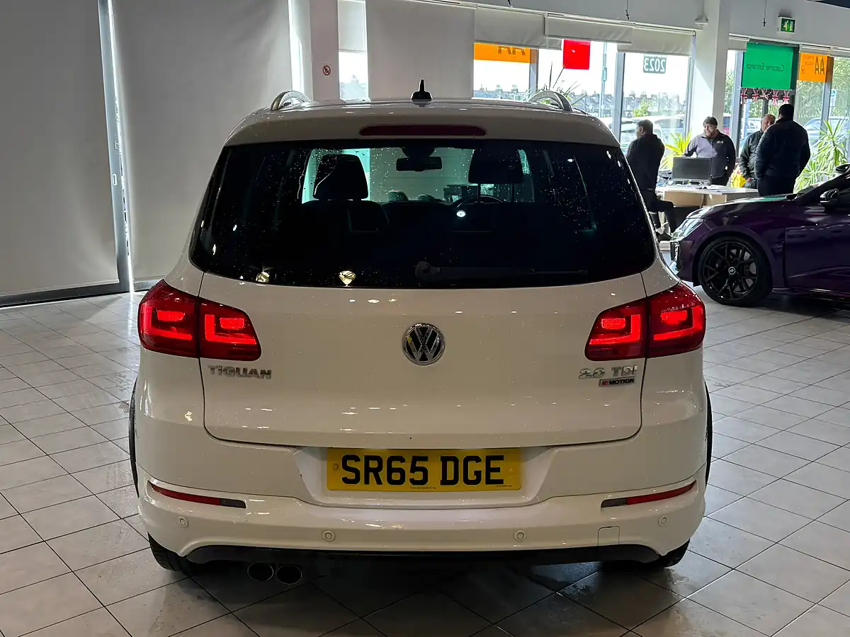 Used 2015 Volkswagen Tiguan R-Line White - Interior and Exterior details 7