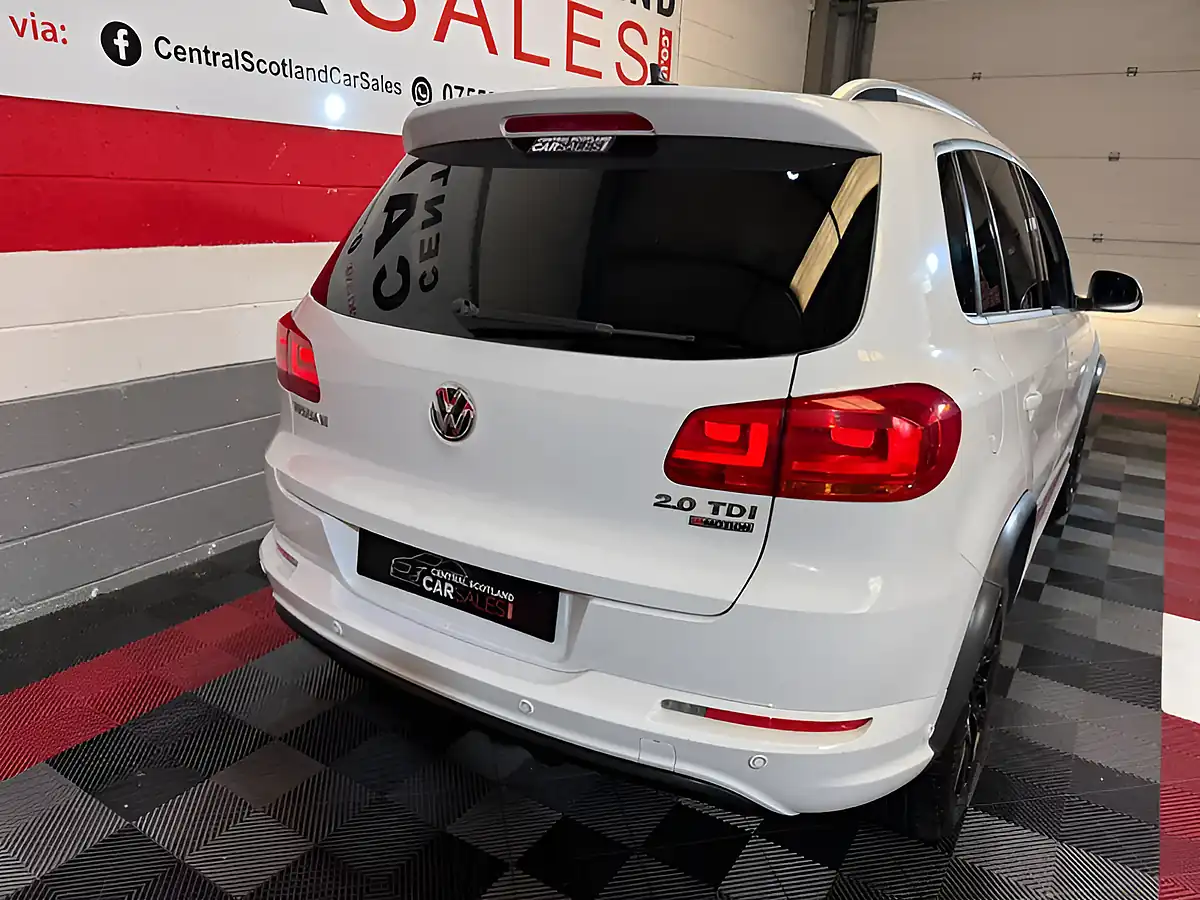 Used 2015 Volkswagen Tiguan R-Line White - Interior and Exterior details 10