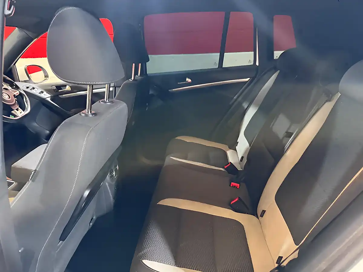 Used 2015 Volkswagen Tiguan R-Line White - Interior and Exterior details 12