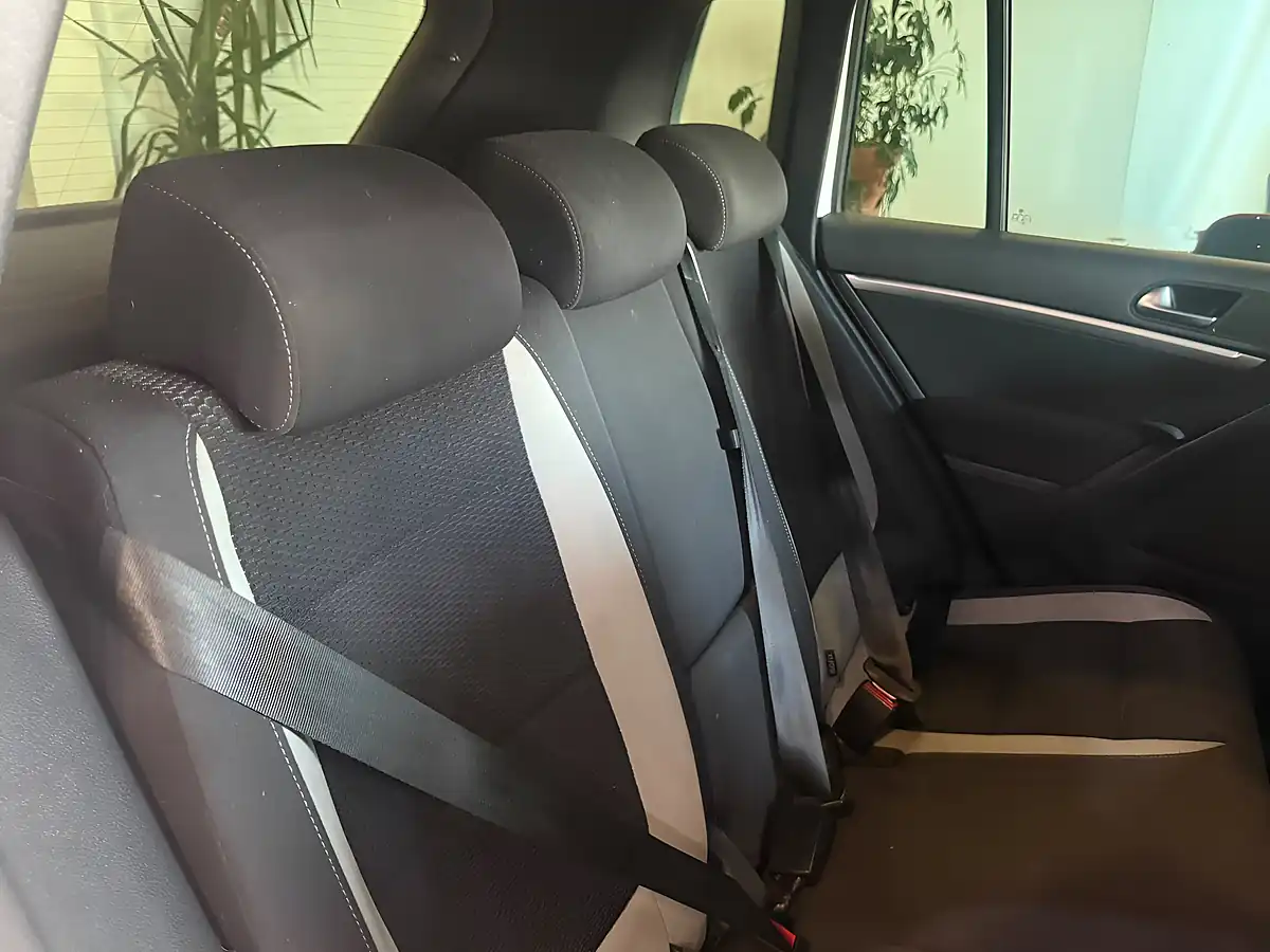 Used 2015 Volkswagen Tiguan R-Line White - Interior and Exterior details 13