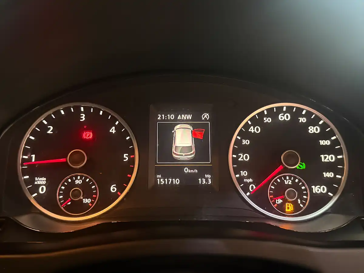Used 2015 Volkswagen Tiguan R-Line White - Interior and Exterior details 19