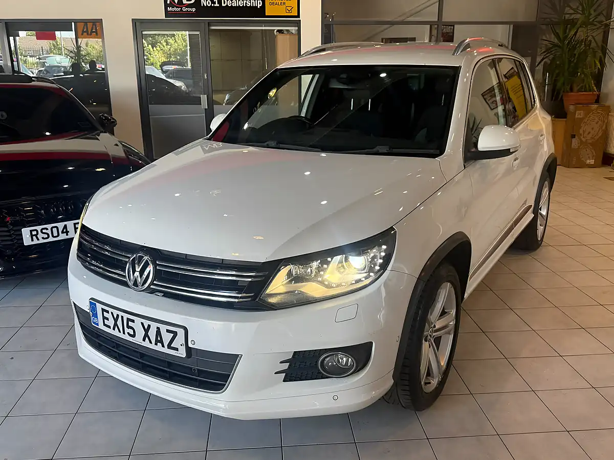 Used 2015 Volkswagen Tiguan R-Line White - Interior and Exterior details 5